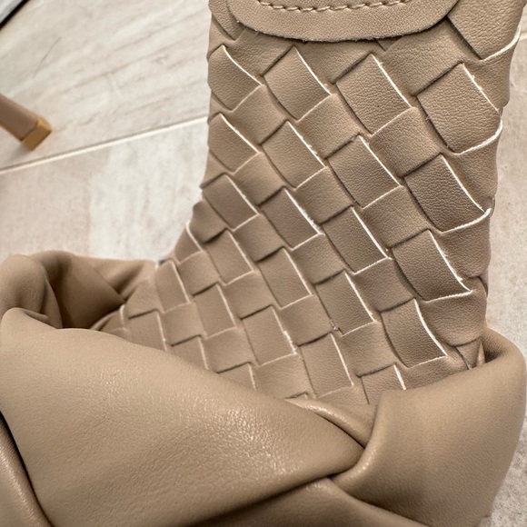 🔥New In ! Fashion Nova Kitten Heels🔥 - Picture 5 of 6